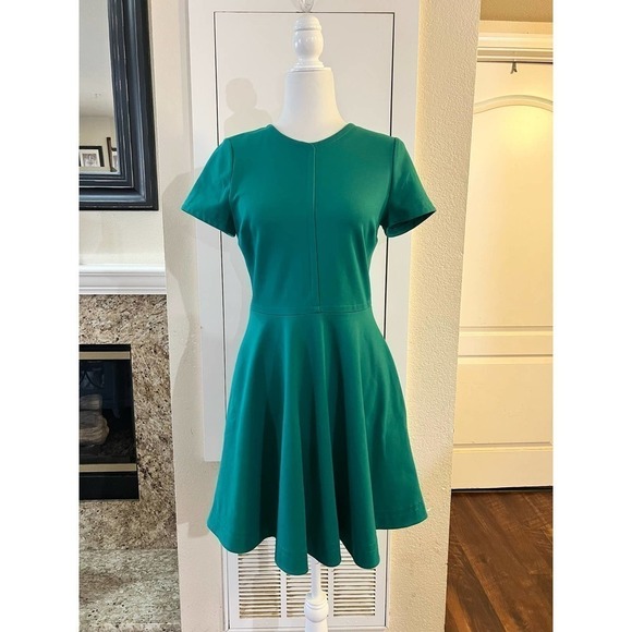 Diane Von Furstenberg - Green Short Sleeve Fit & Flare Dress - Picture 1 of 5